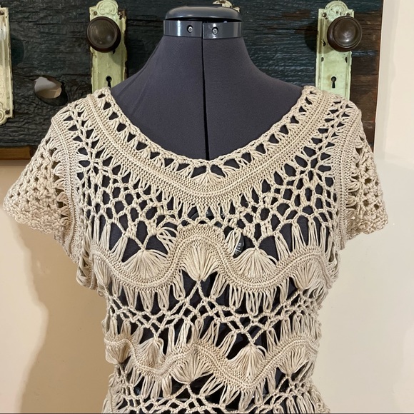 2/$25 Forever 21 Short Sleeve Nude Crochet Tunic Size Small - Picture 6 of 15